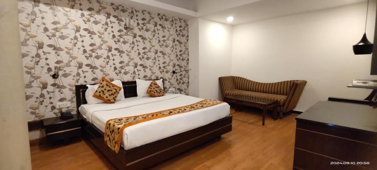 Hotel Queens Tower Amritsar Eksteriør bilde